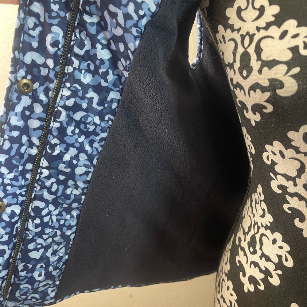 Talbots Quilted Puffer Vest Womens Blue Floral Full Zip Fleece Lined - Picture 3 of 7